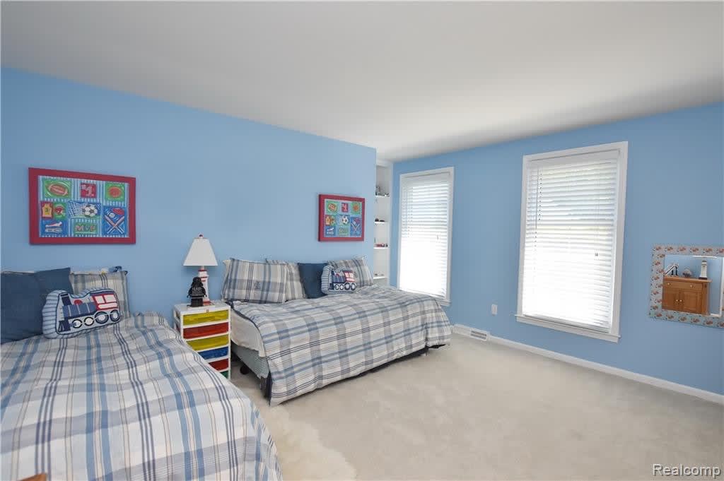 1313 LAKESIDE Drive