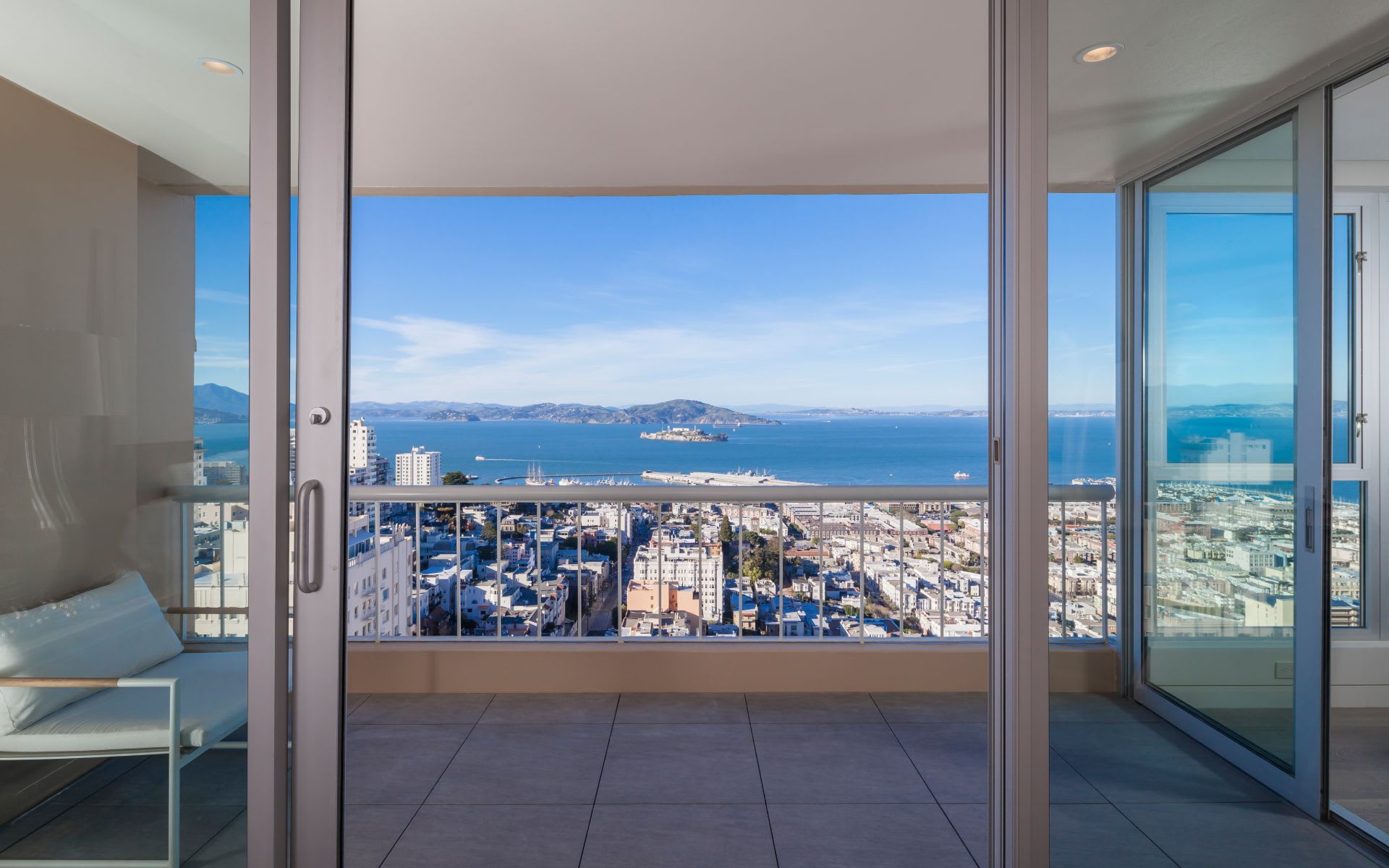 Panoramic Views at 1070 Green