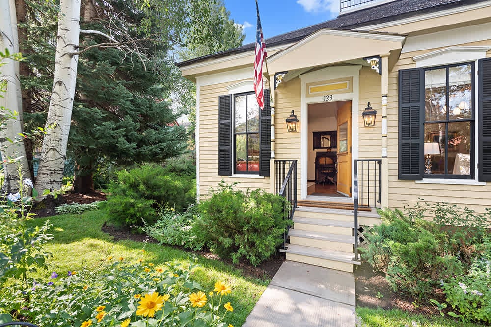 Prestigious West End Neighborhood in Aspen 