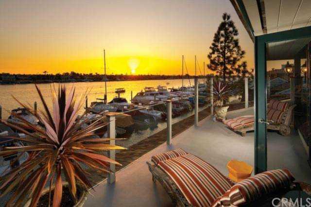 2636 Bayshore Dr
