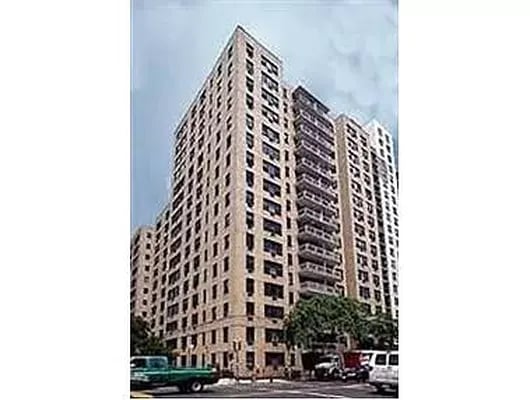 145 East 15th Street Unit: 1T