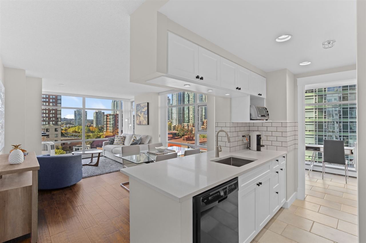 906-1199 Marinaside Crescent, Vancouver