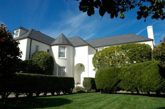 230 Sea Cliff Ave