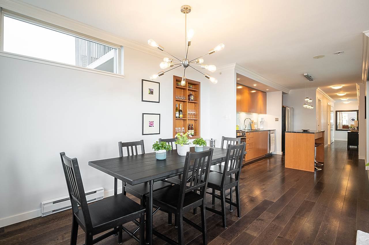 809-328 E 11th Ave