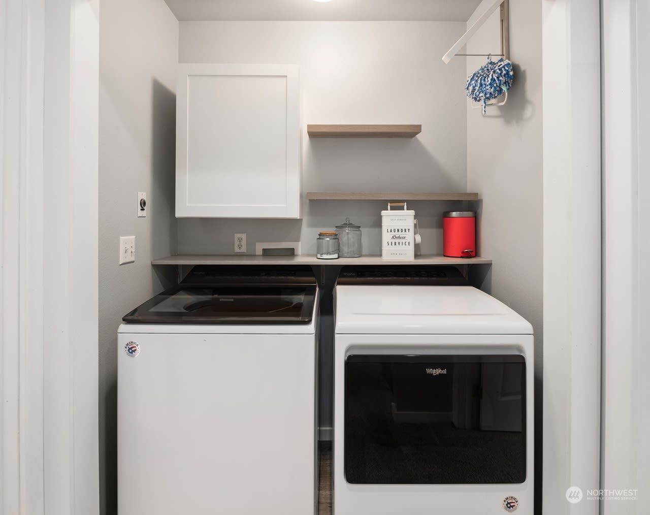 9530 17th Pl NE