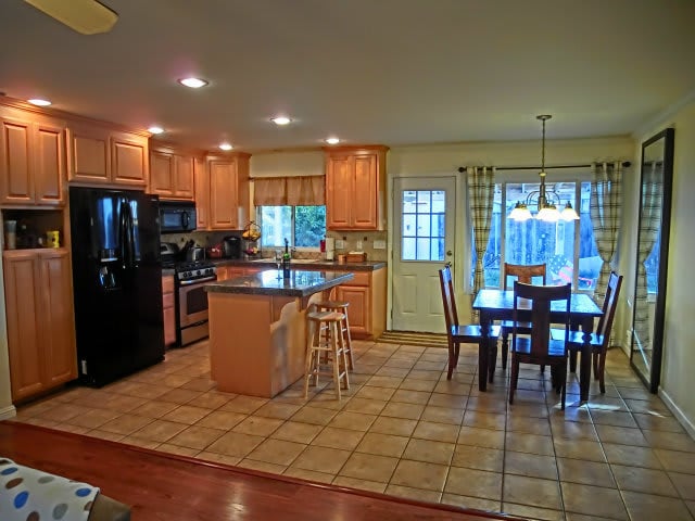 1949 Naples Dr