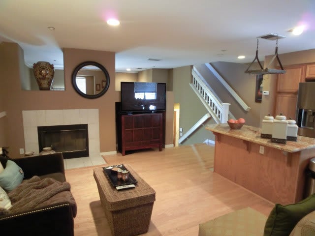 948 Goodacre Way