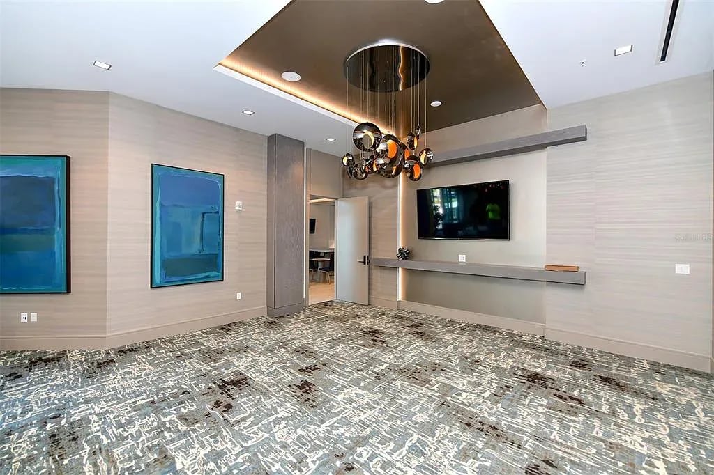 111 S Pineapple Ave #507
