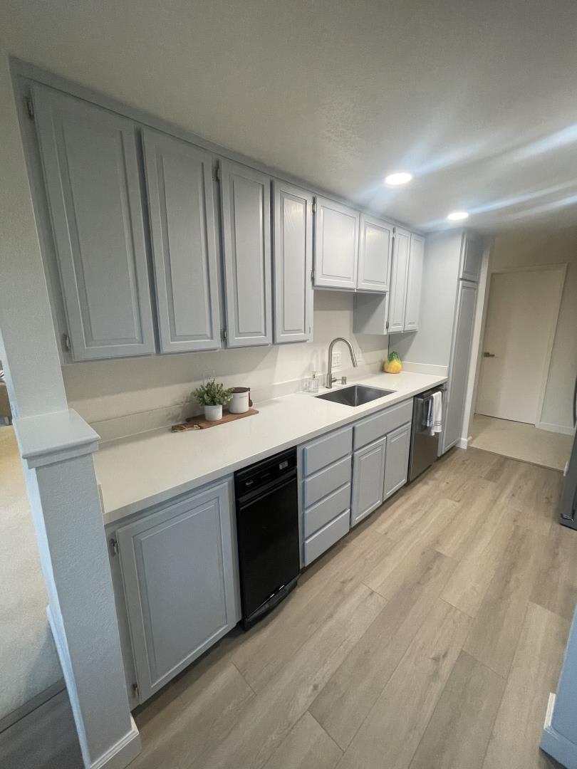 820 Sea Spray Lane, #215, Foster City 94404