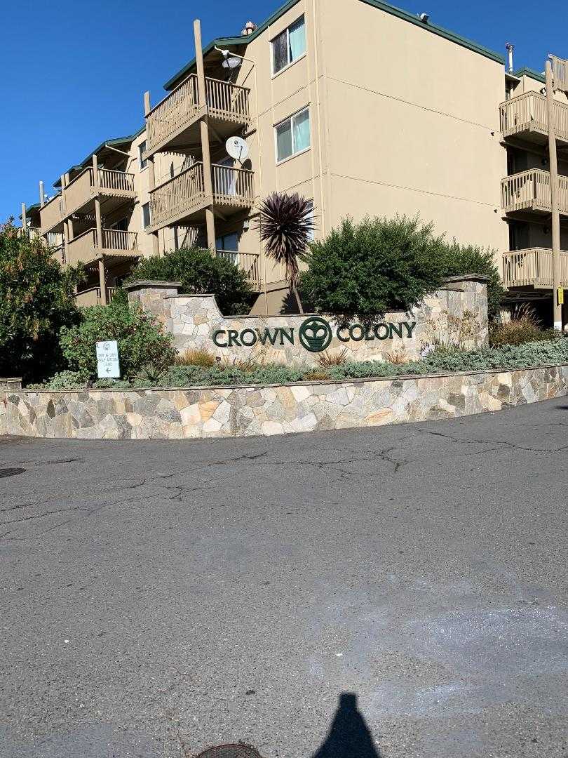 359 HALF MOON LN 207