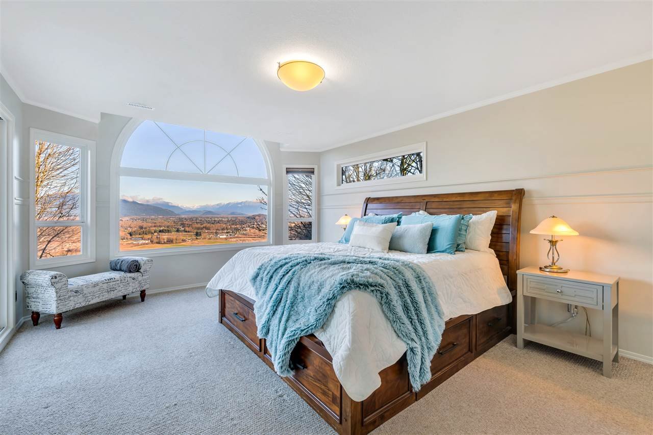 8673 Grand View Dr