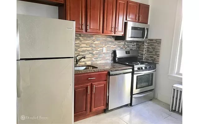 21-71 36th Street Unit: 2R
