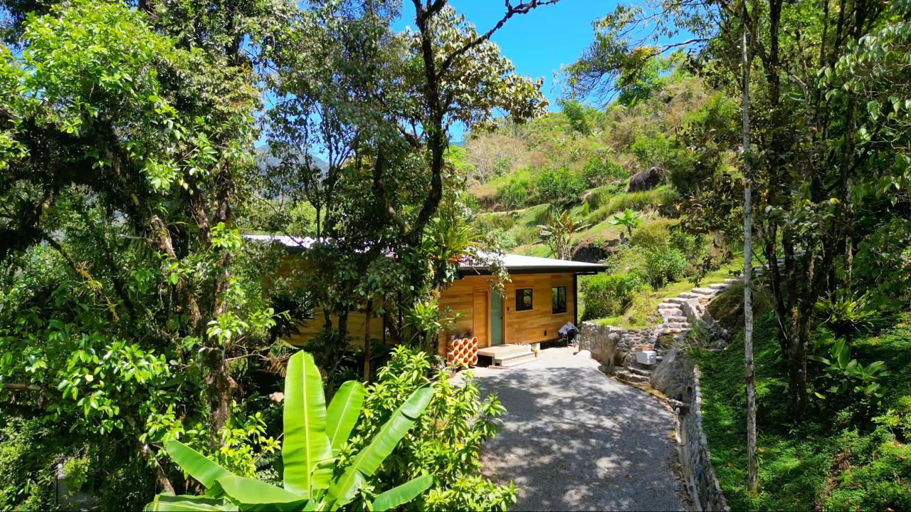 Private Lake Mountain Sanctuary, Perez Zeledon, San Jose