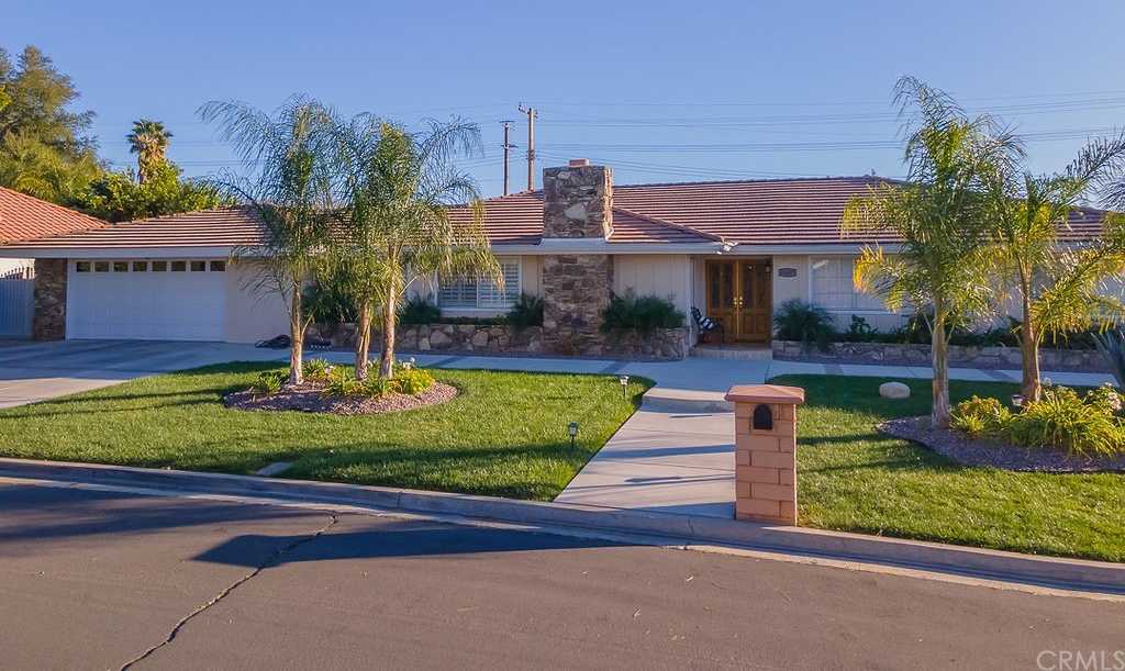 41607 Erin Drive