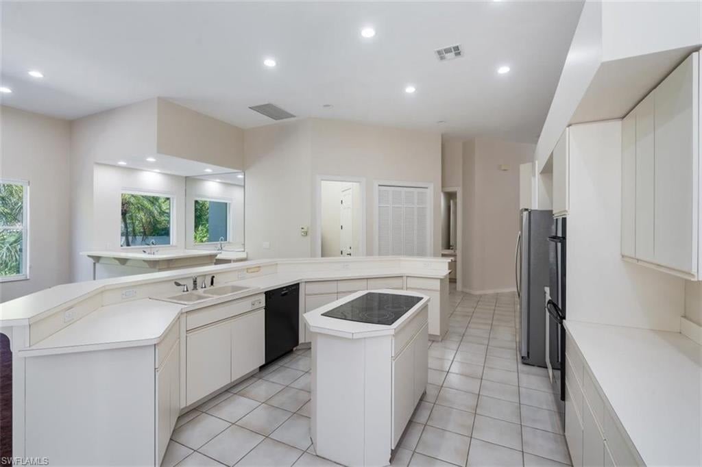 3310 Riverpark Ct
