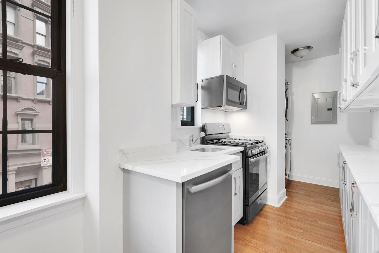 30 East 68th Street, Apt 2-AB