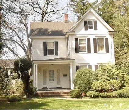 408 KNICKERBOCKER RD