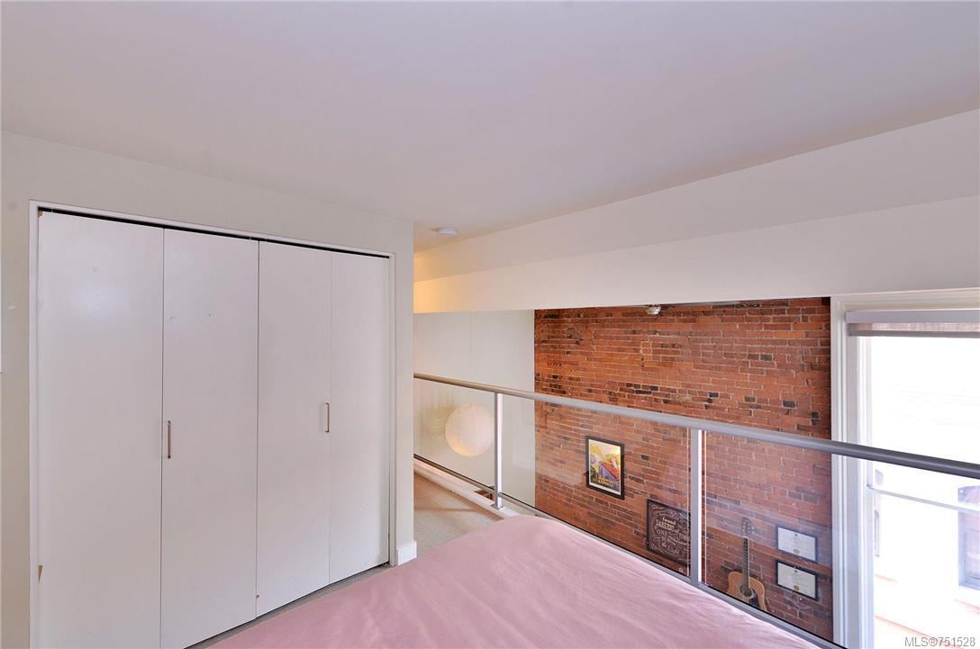 204-524 Yates St