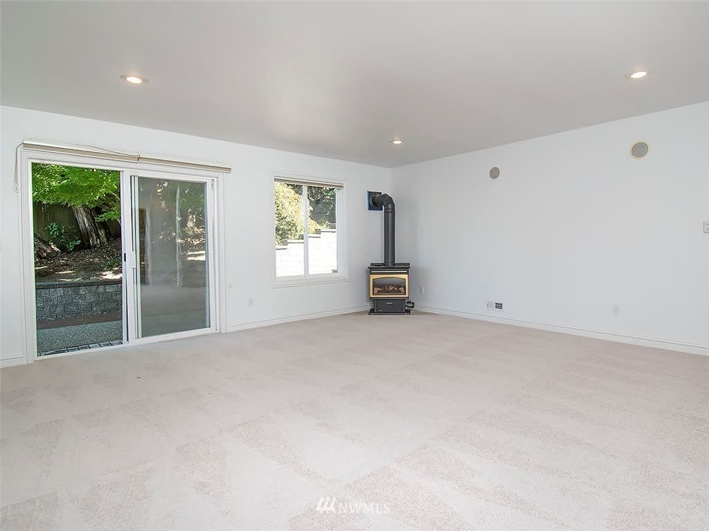 1111 Sierra Pl