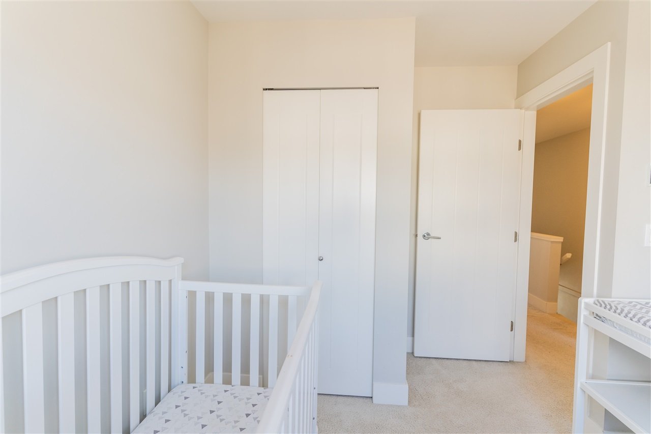 10-19433 68 Avenue, Surrey