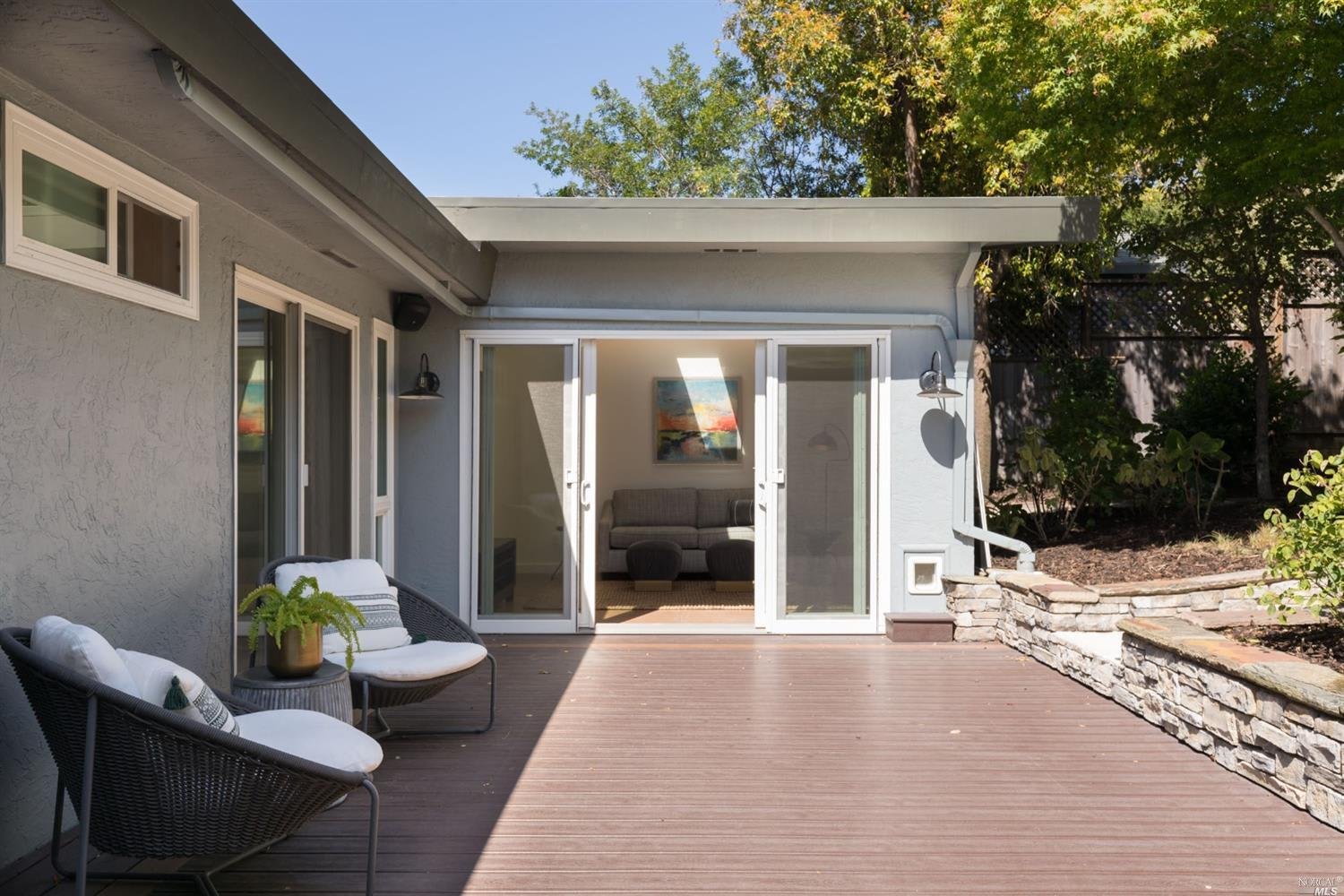 121 Oak Dr