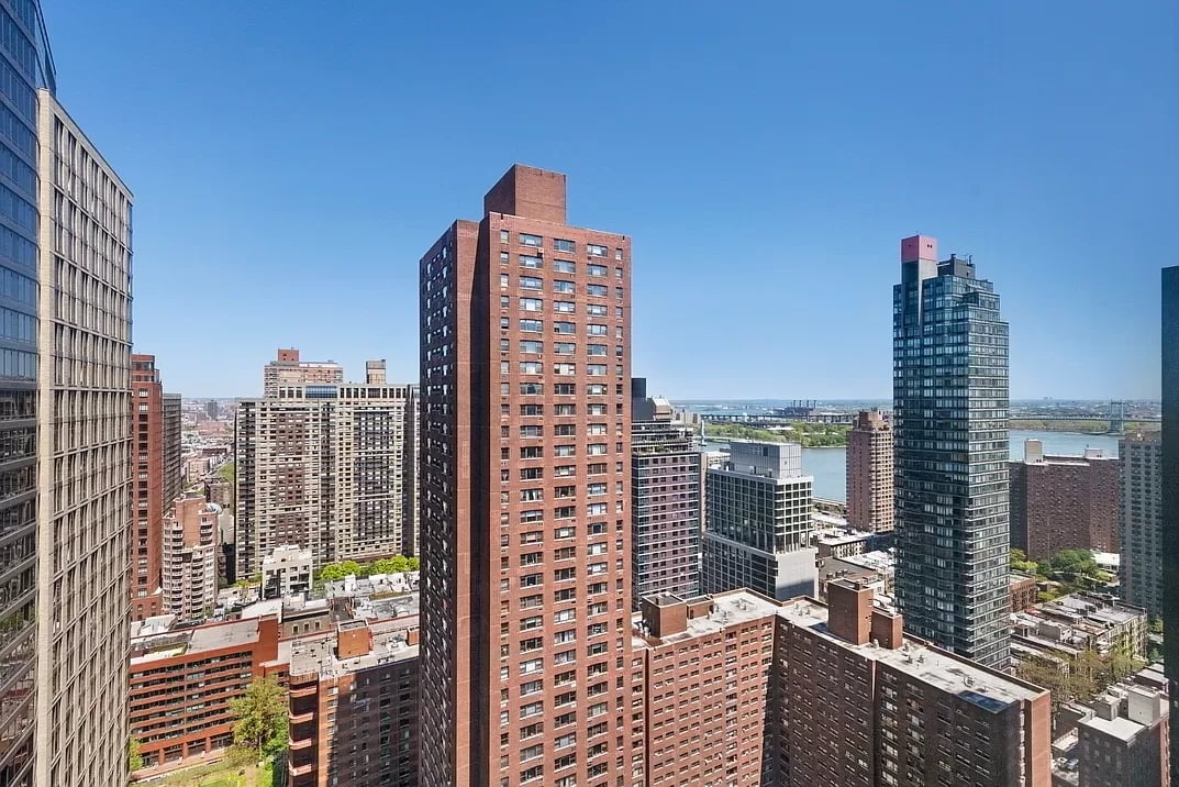 1641 3rd Ave, #32H