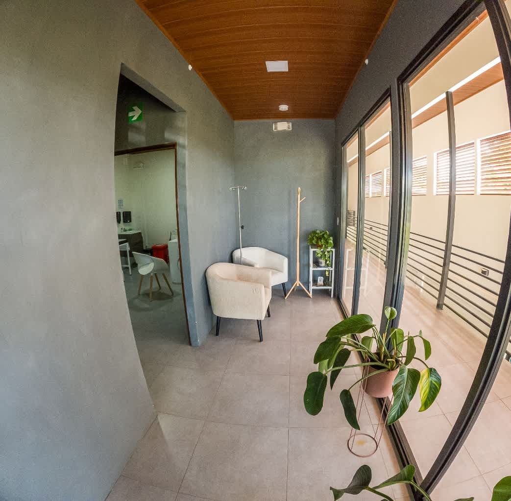 Plaza Alfaro, Uvita – Prime Commercial Building in the center of Uvita