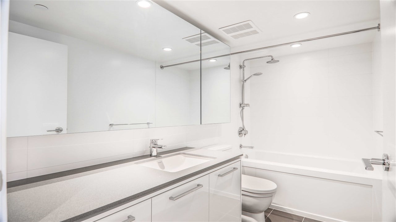 2201-680 Seylynn Cres