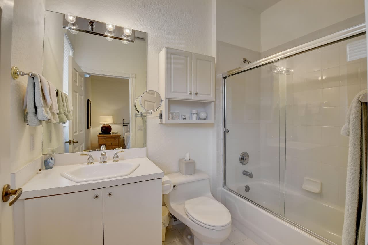 3410 NW 51st Pl
