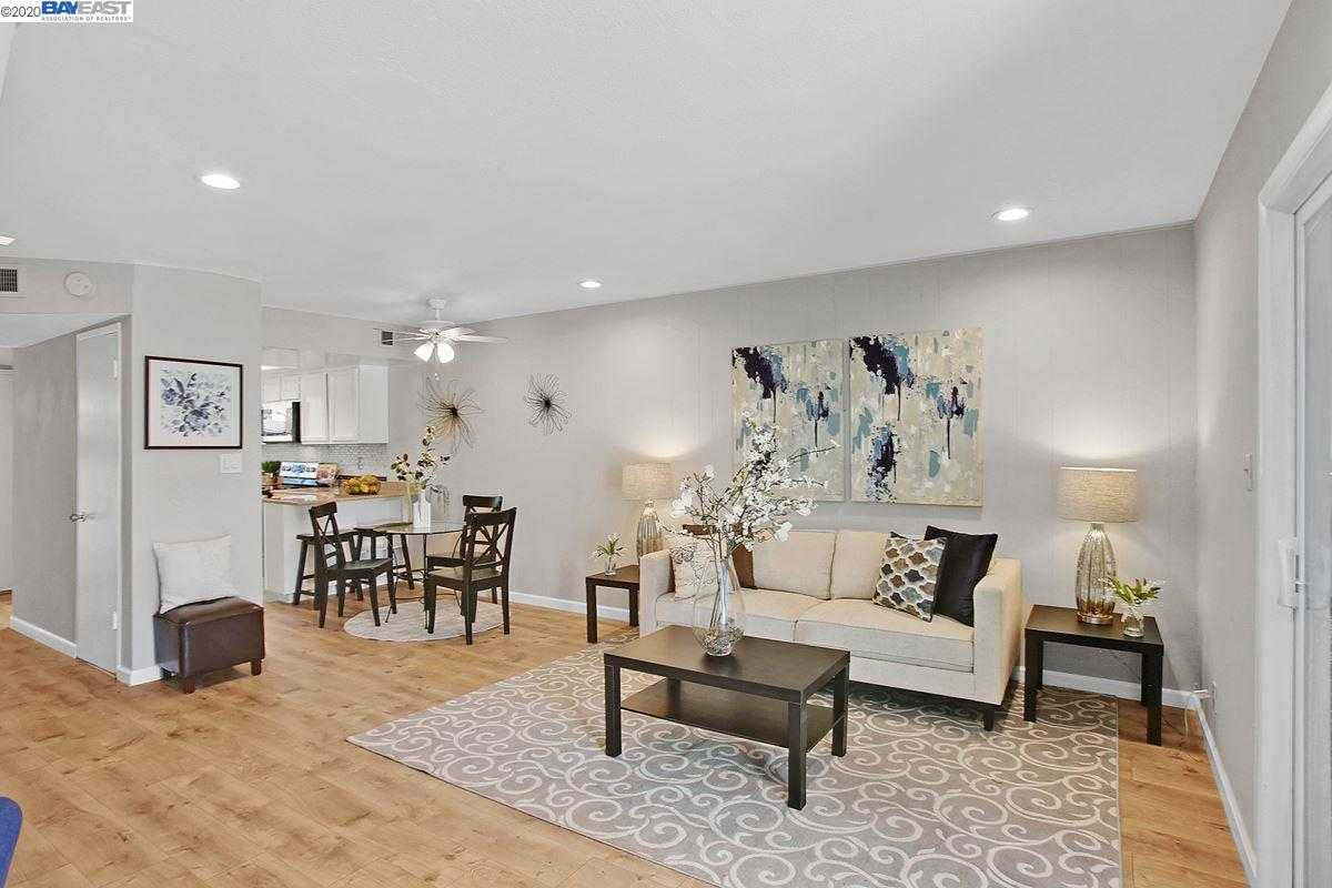 1389 Highland Ct