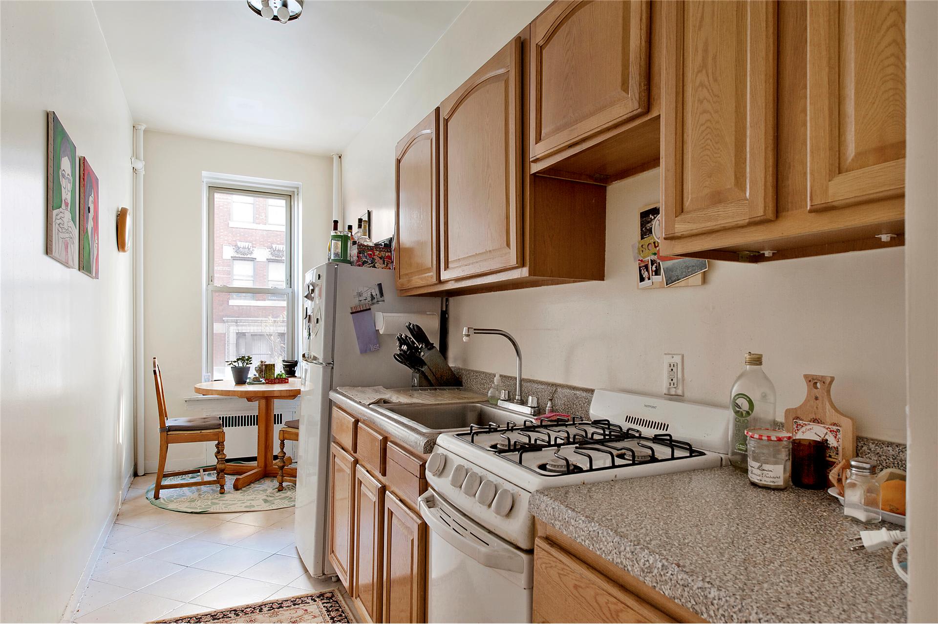 3409 Bdwy 1C