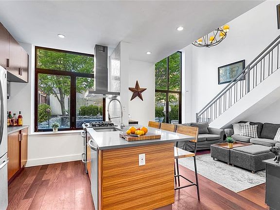 80-82 Adelphi St Apt: 1D