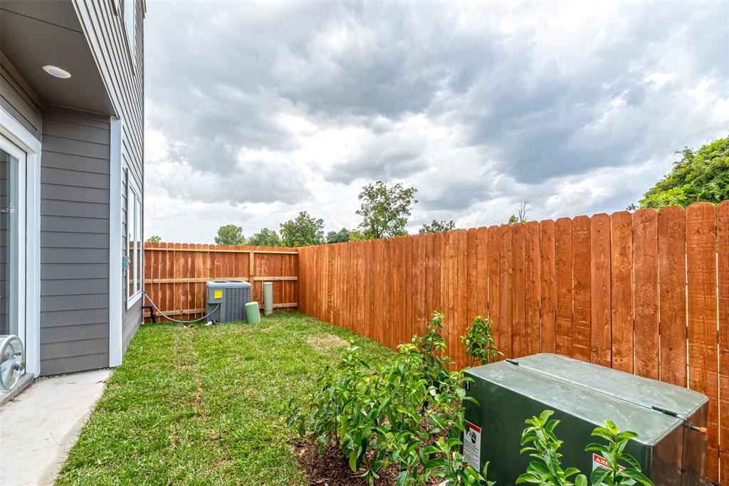 8406 Berry Green Ln