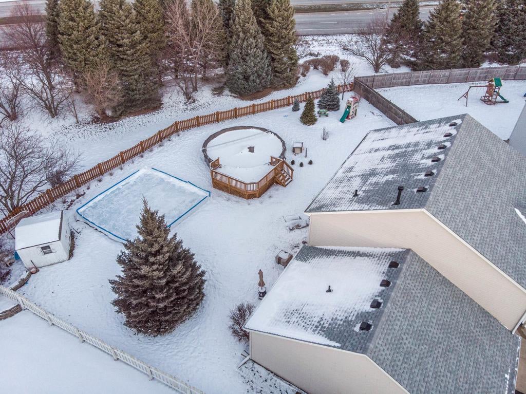 611 Woodbridge Dr 