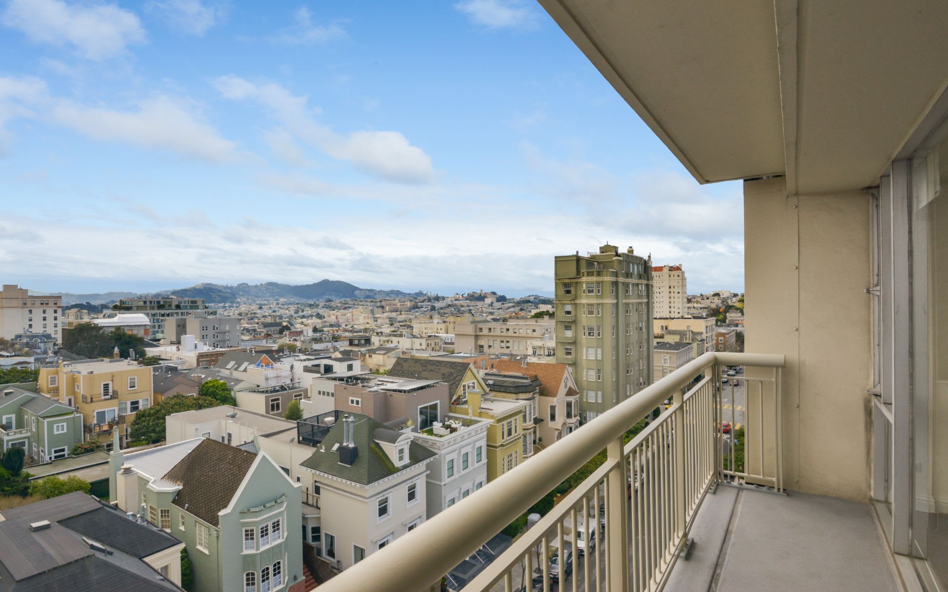 2200 Pacific Ave #10F