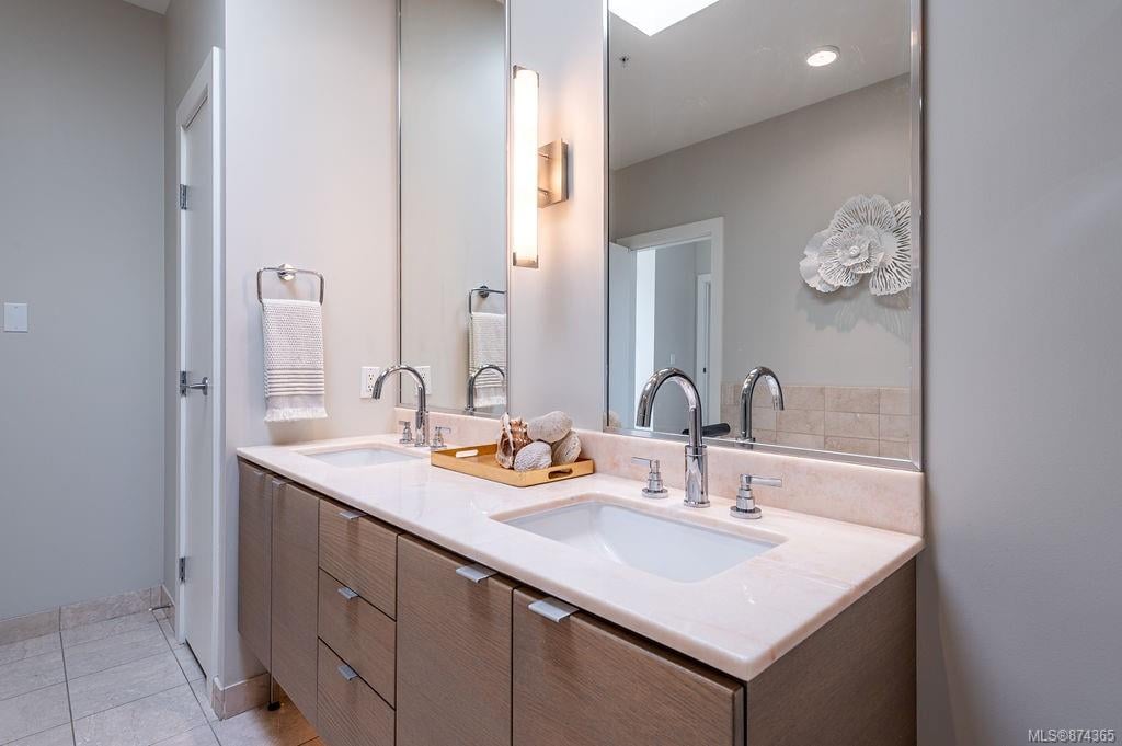 709-9809 Seaport Pl