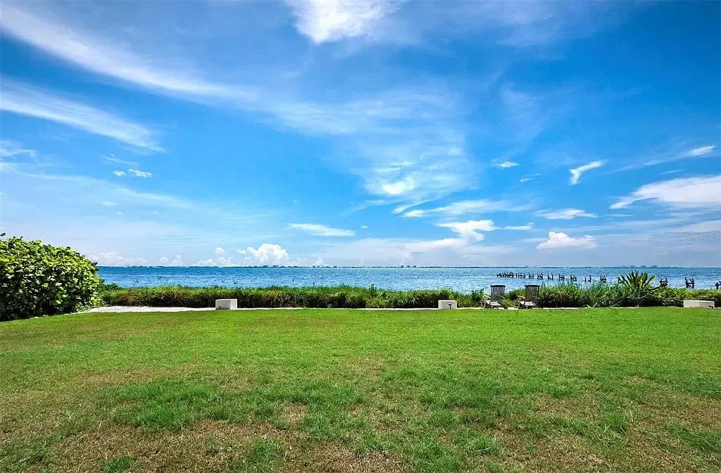 4223 Bay Shore Rd