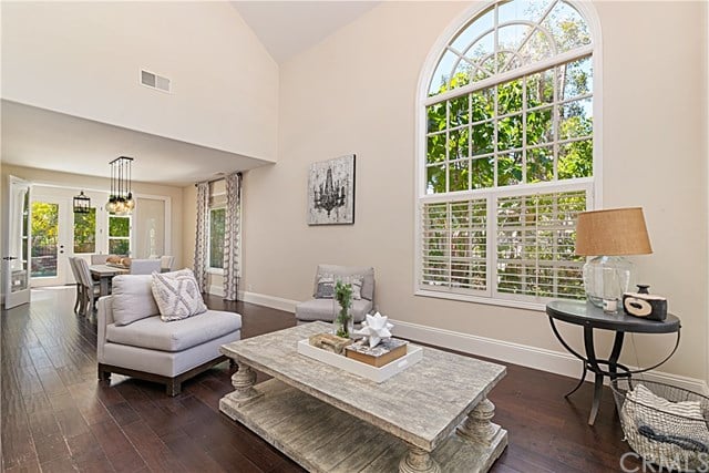 6652 Carriage Circle, Huntington Beach 