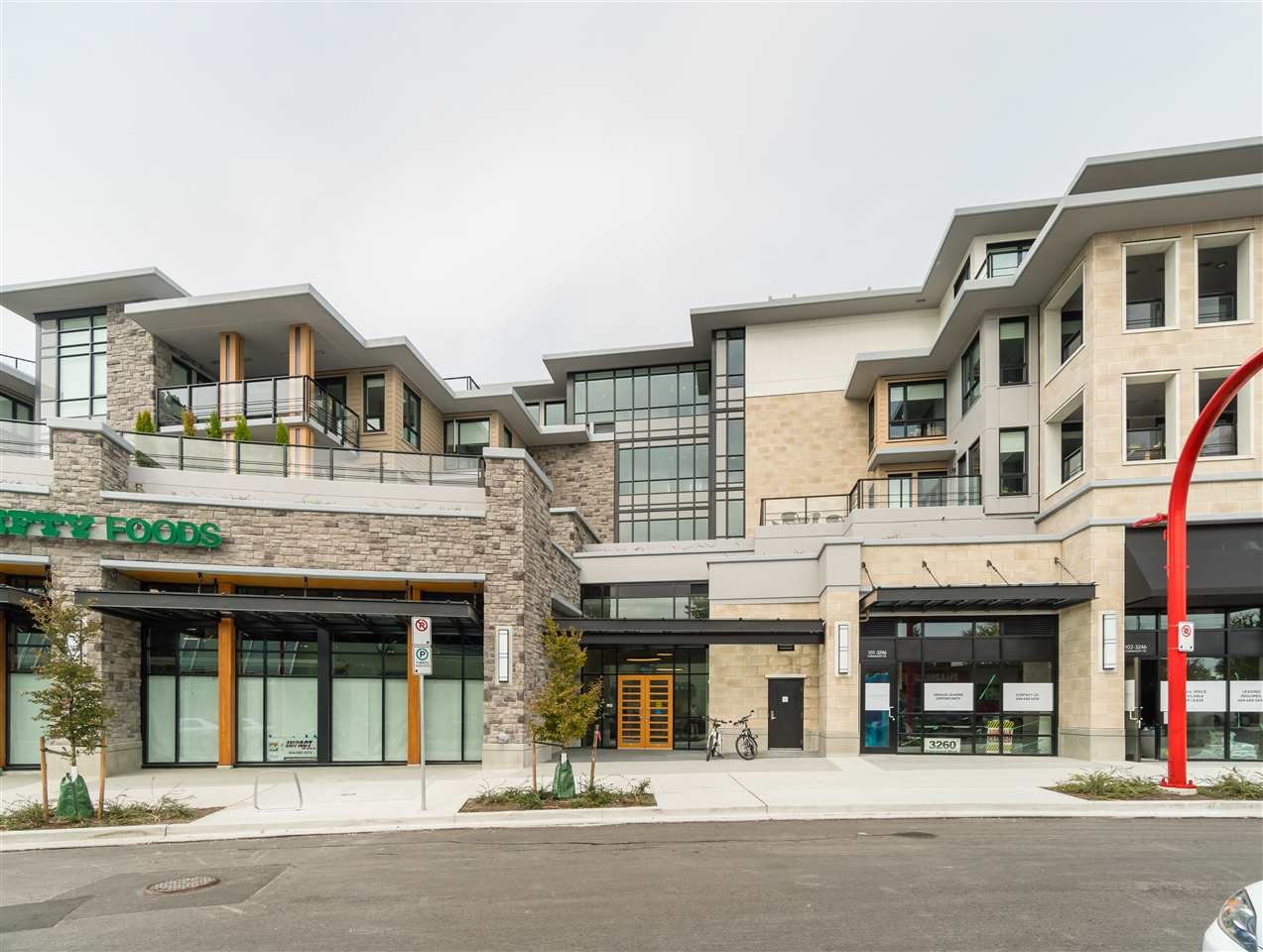 205-3230 Connaught Cres