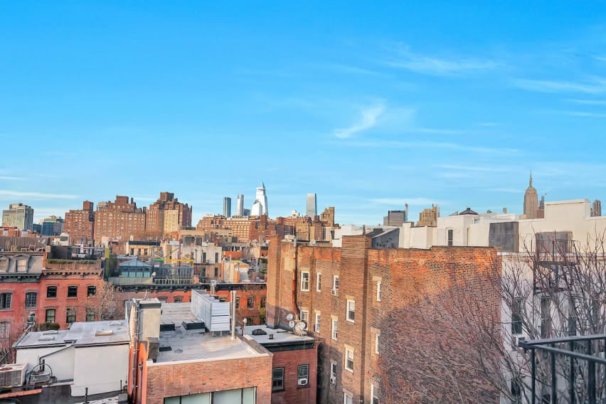 211 W 10th St, #6A