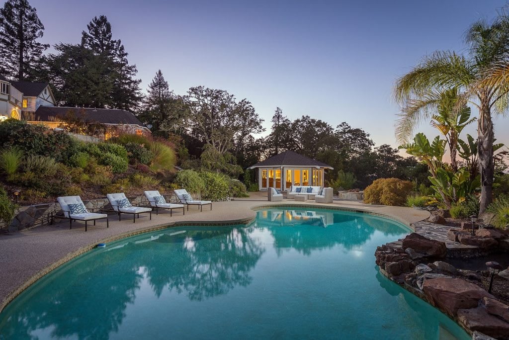 125 Lakeview Dr