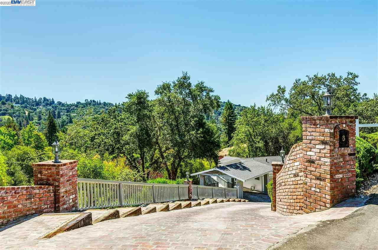 6 Saint James Ct, Orinda 