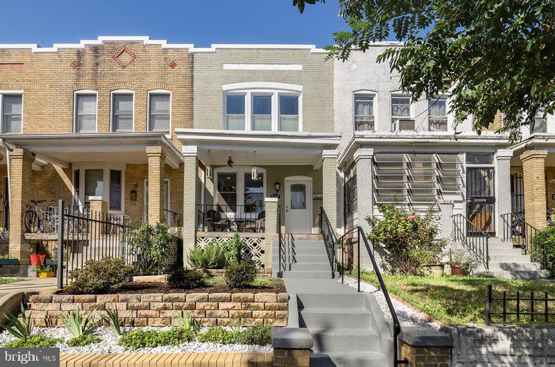 514 25th Pl NE
