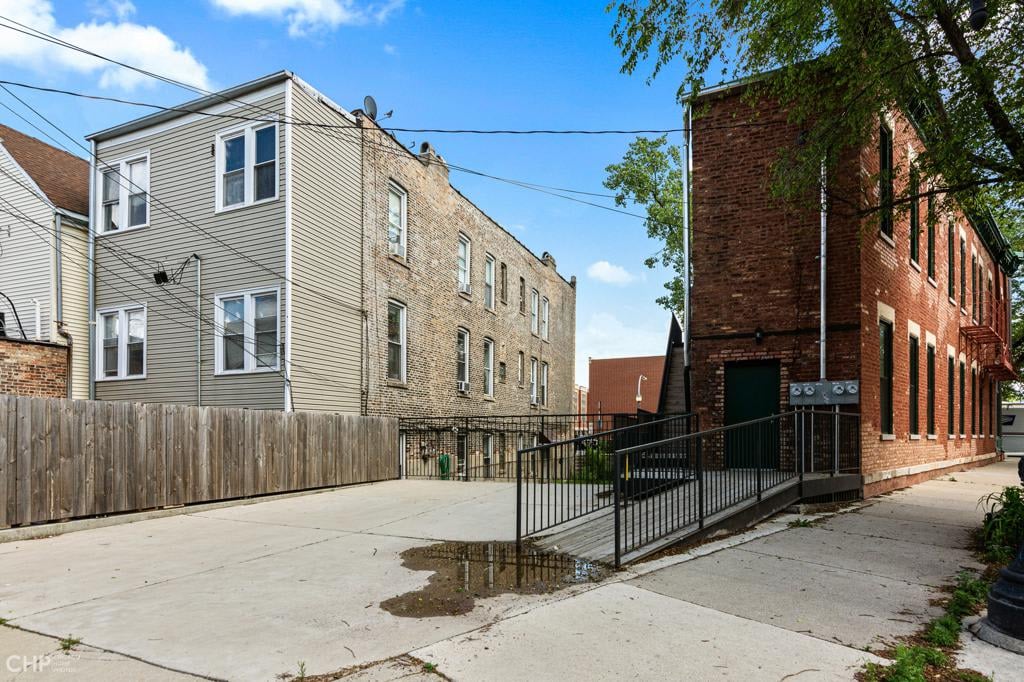 Pilsen Multi-Unit: 2451 S. Oakley