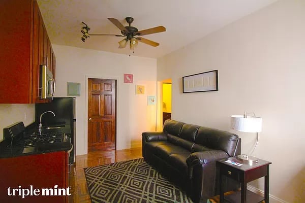 21 Broadway Ter Unit: 3D