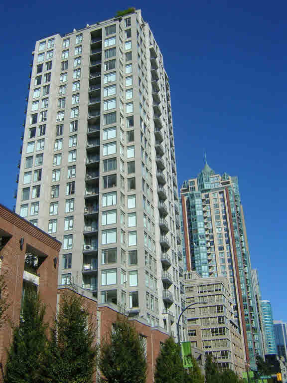 1802-1001 Homer St