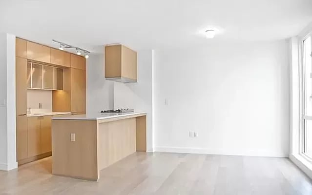 225 Rector Place Unit: 16A