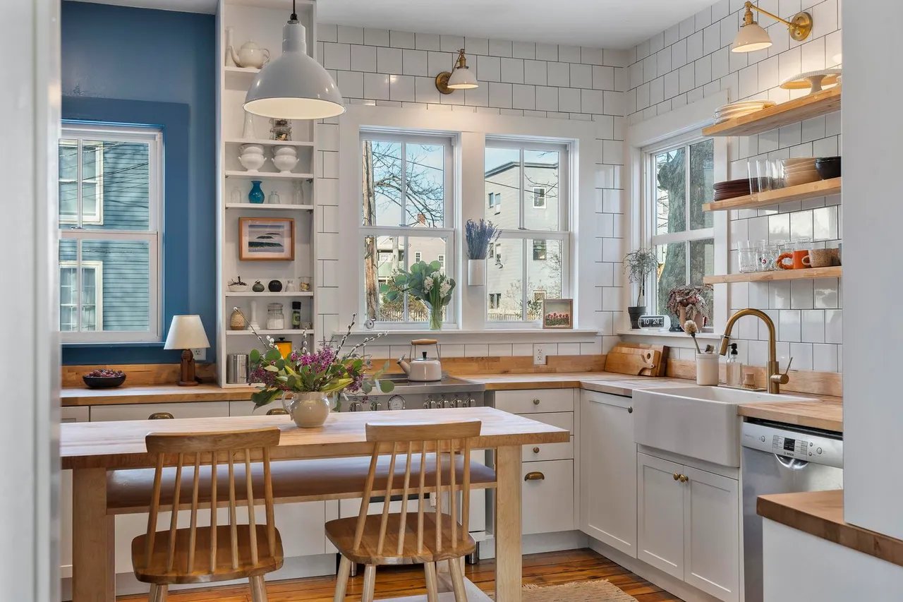New Listing! 105R Brackett Street, Portland, Maine – $849,000