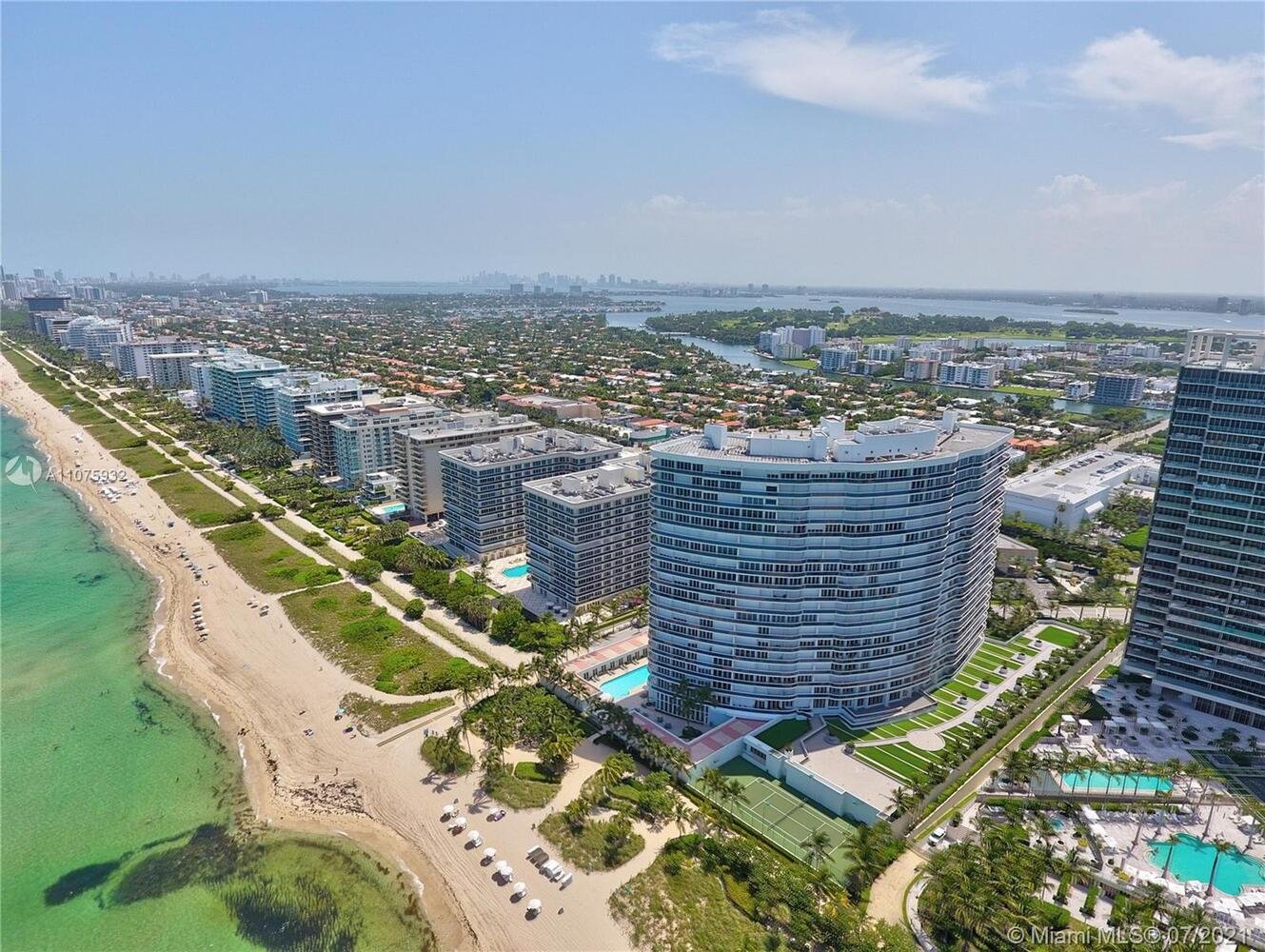 9601 Collins Ave, #505