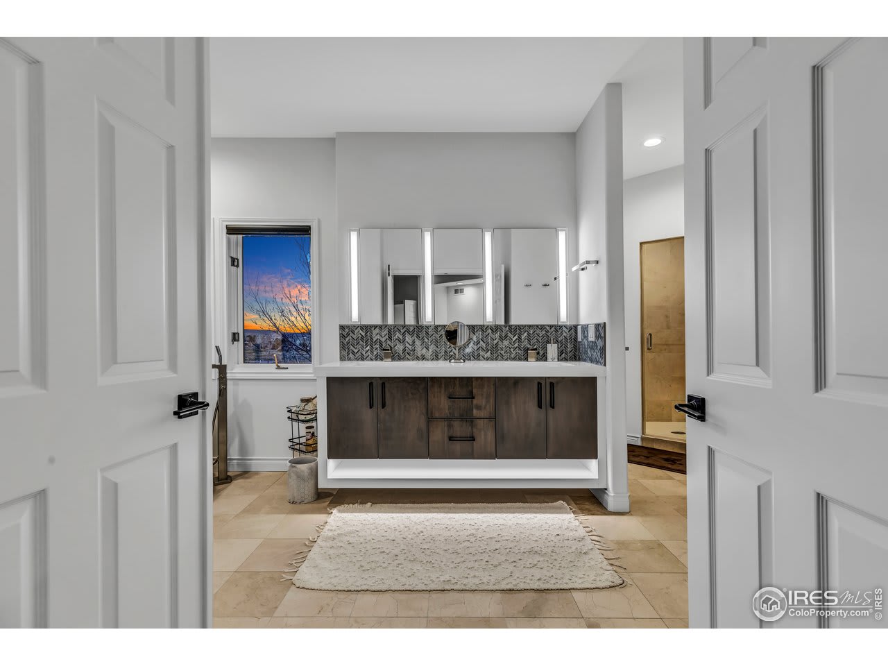 4057 Spy Glass Ln